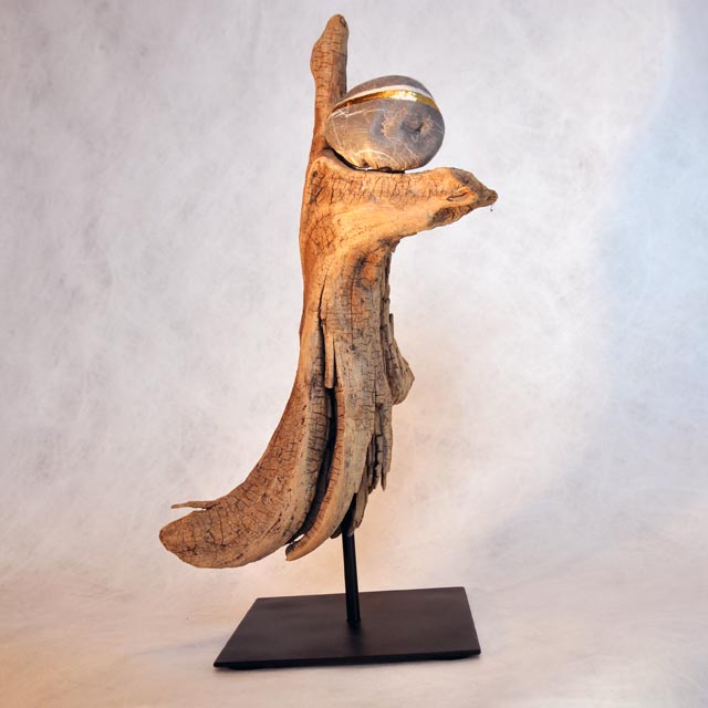 Skulptur aus Treibholz