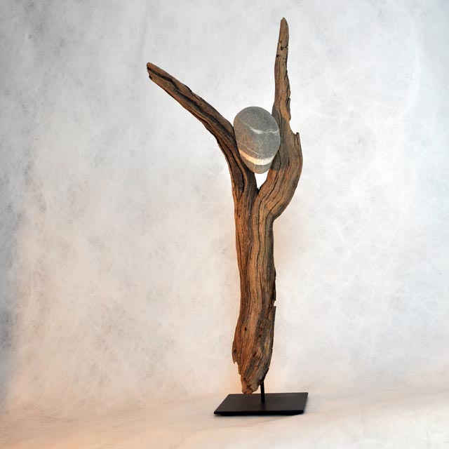 Skulptur aus Treibholz